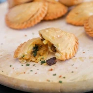 Sri Talamaz Karipap Pusing Daging (9 Pkt Per Ctn)