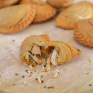 Sri Talamaz Karipap Pusing Ayam (9 Pkt Per Ctn)